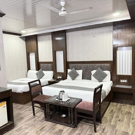 Hotel Radiance Delhi  Bagian luar foto