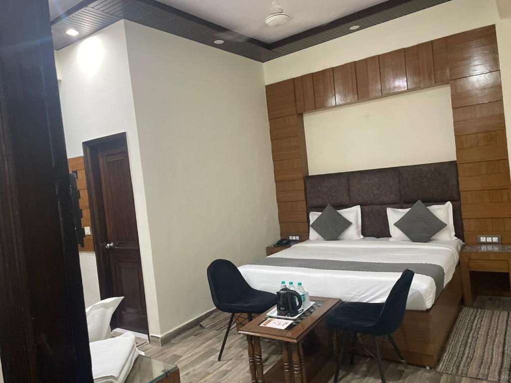 Hotel Radiance Delhi  Bagian luar foto