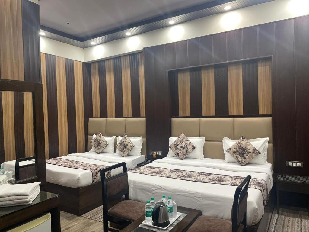 Hotel Radiance Delhi  Bagian luar foto