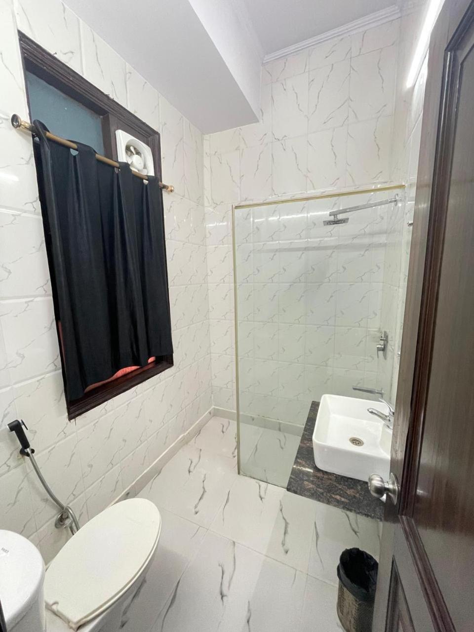 Hotel Radiance Delhi  Bagian luar foto