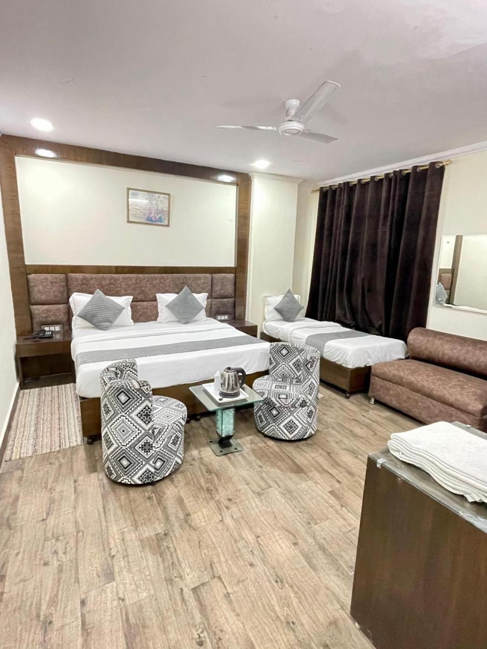 Hotel Radiance Delhi  Bagian luar foto