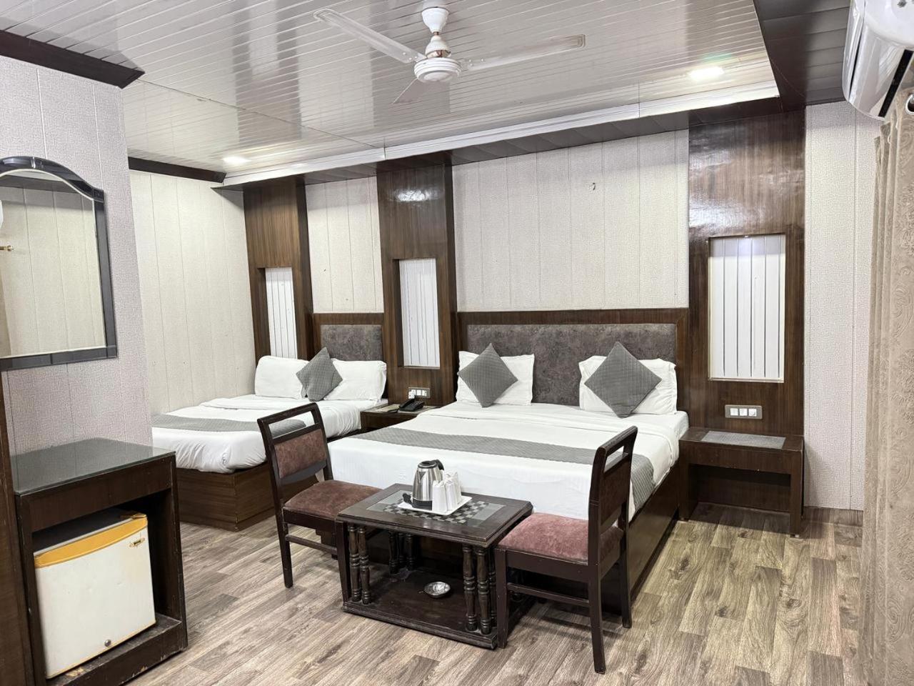 Hotel Radiance Delhi  Bagian luar foto
